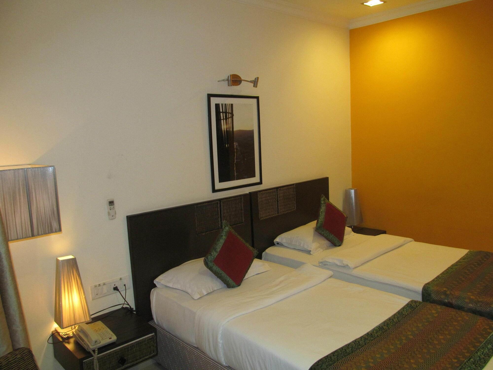 Shilton Royale Hotel Bangalore Exterior photo